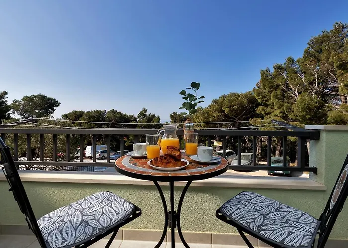 Pine Fine With Free Parking Apartmán