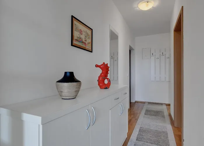 Pine Fine With Free Parking Apartmán