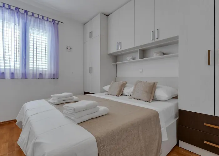 Pine Fine With Free Parking