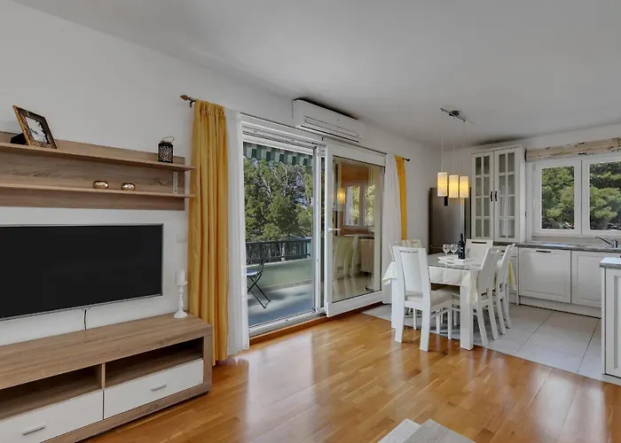 Pine Fine With Free Parking