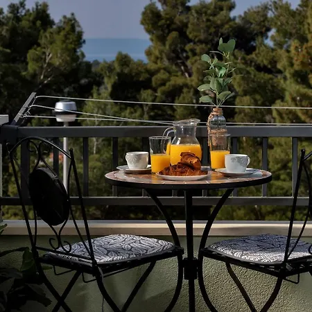 Pine Fine With Free Parking Apartment Makarska