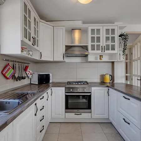 Pine Fine With Free Parking *