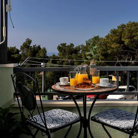 Lägenhet Pine Fine With Free Parking Makarska