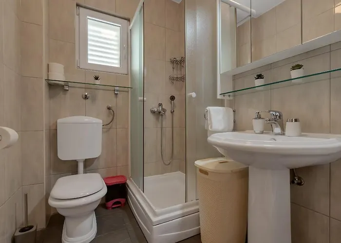 Pine Fine With Free Parking *