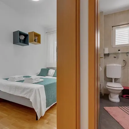 Pine Fine With Free Parking Apartmán *