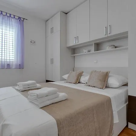 Pine Fine With Free Parking