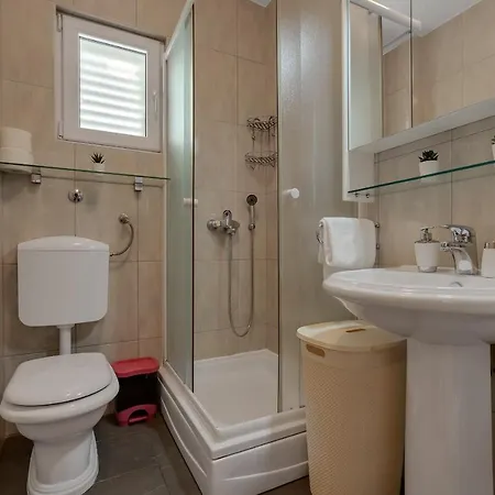 Pine Fine With Free Parking *